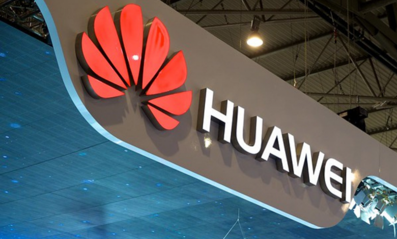 Huawei logo (zdroj obrázku: flickr/Kārlis Dambrāns)