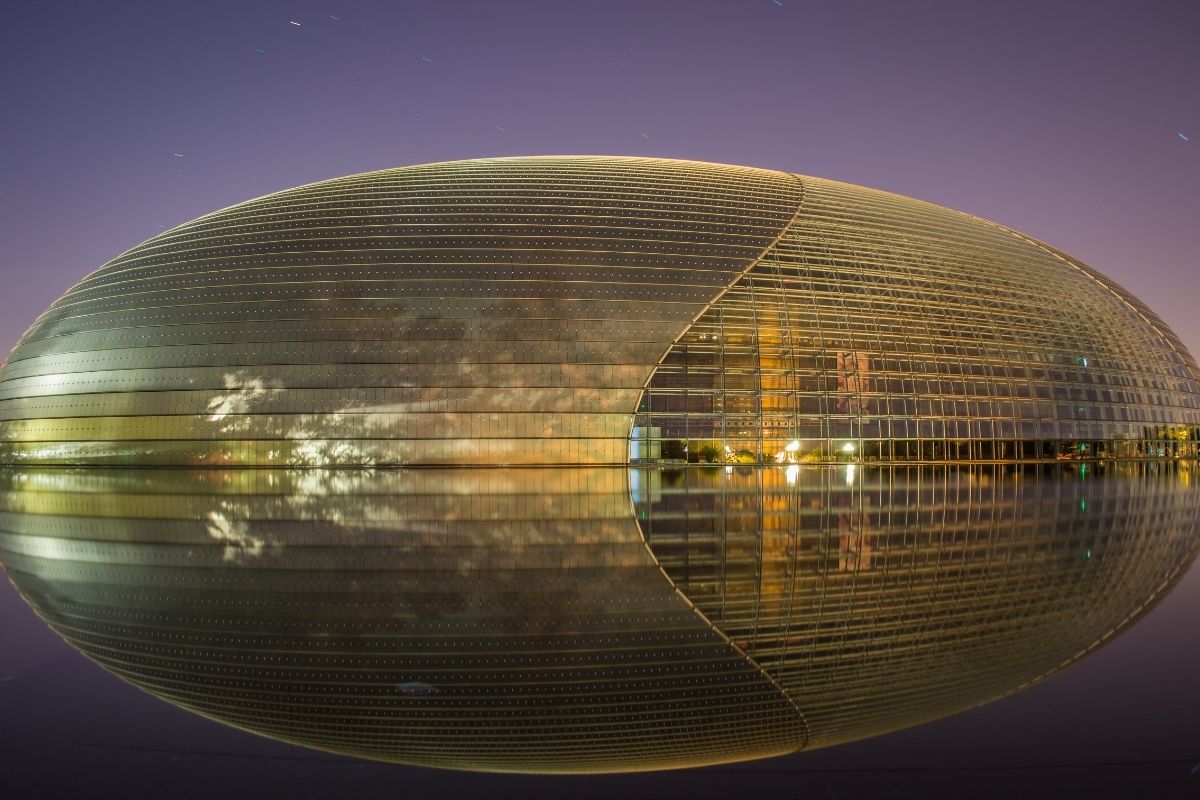 Národné centrum múzických umení v Číne (zdroj obrázku: canva.com)