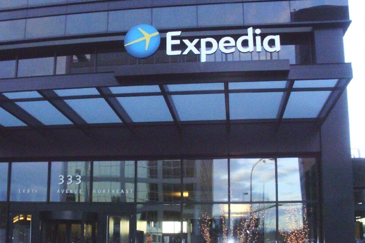 Spoločnosť Expedia patrí k ďalším podnikom, ktoré začali prevádzkovať svoje call centrá, ktorými tak konkurujú Indom (zdroj obrázku: flickr/sporst)