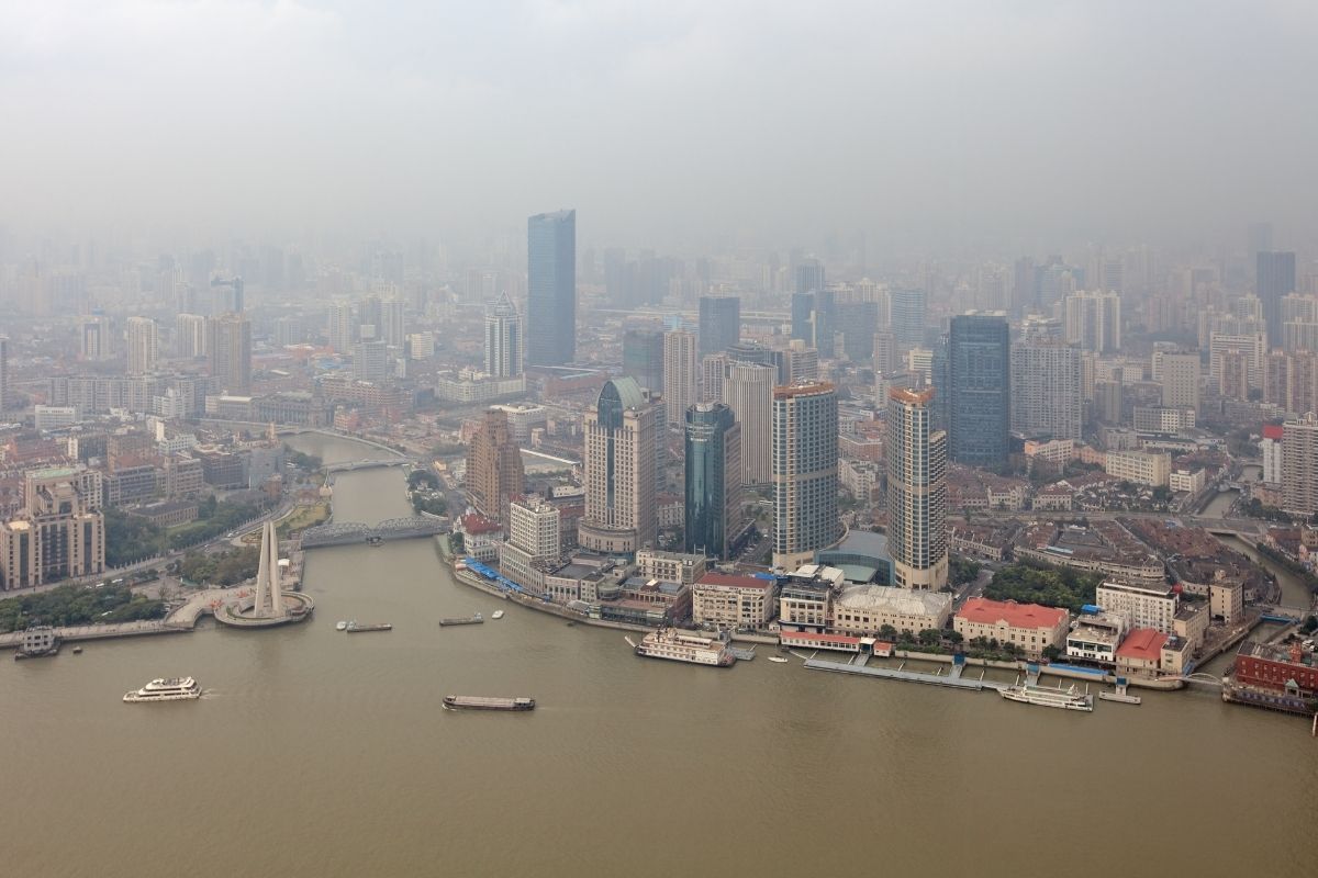 Mestá sú viditeľne znečistené (zdroj obrázku: canva.com)