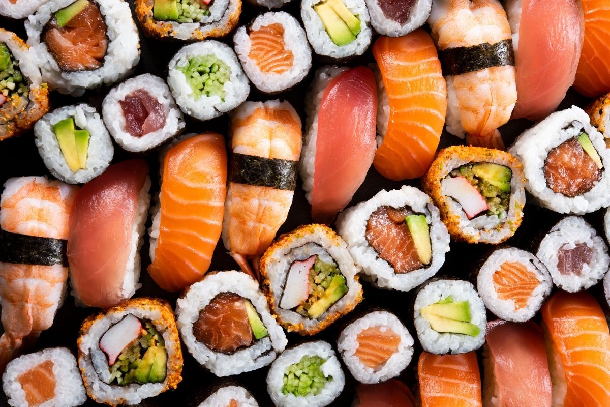 Existujú rôzne druhy sushi (zdroj obrázku: canva.com)