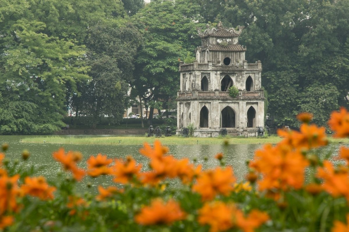 Hoan Kiem (zdroj obrázku: canva.com)