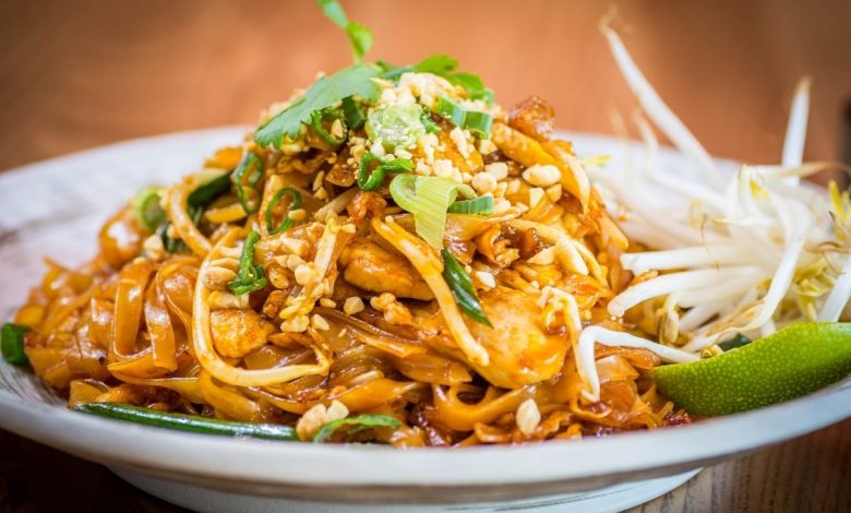 Pad Thai (zdroj obrázku: canva.com)
