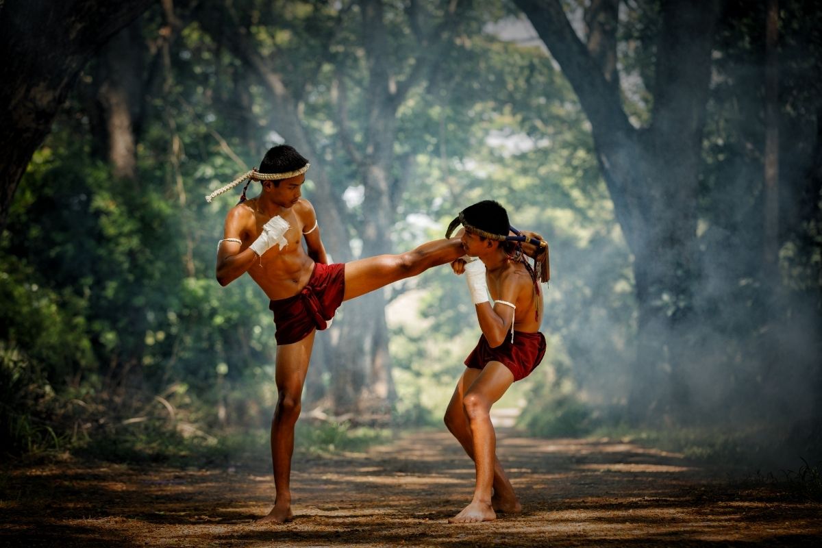 Thajskému boxu sa bojovníci začínajú venovať už v detstve (zdroj obrázku: canva.com)