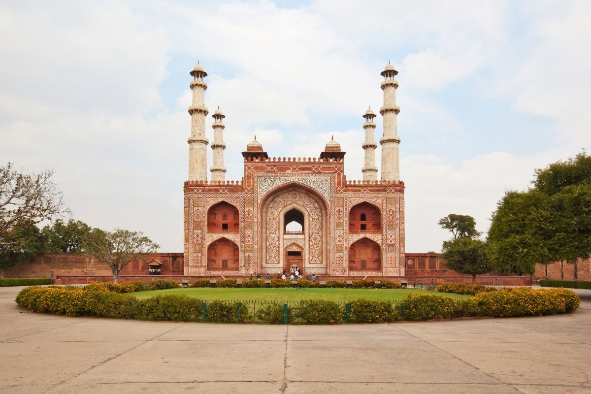 Akbarova hrobka (zdroj obrázku: canva.com)