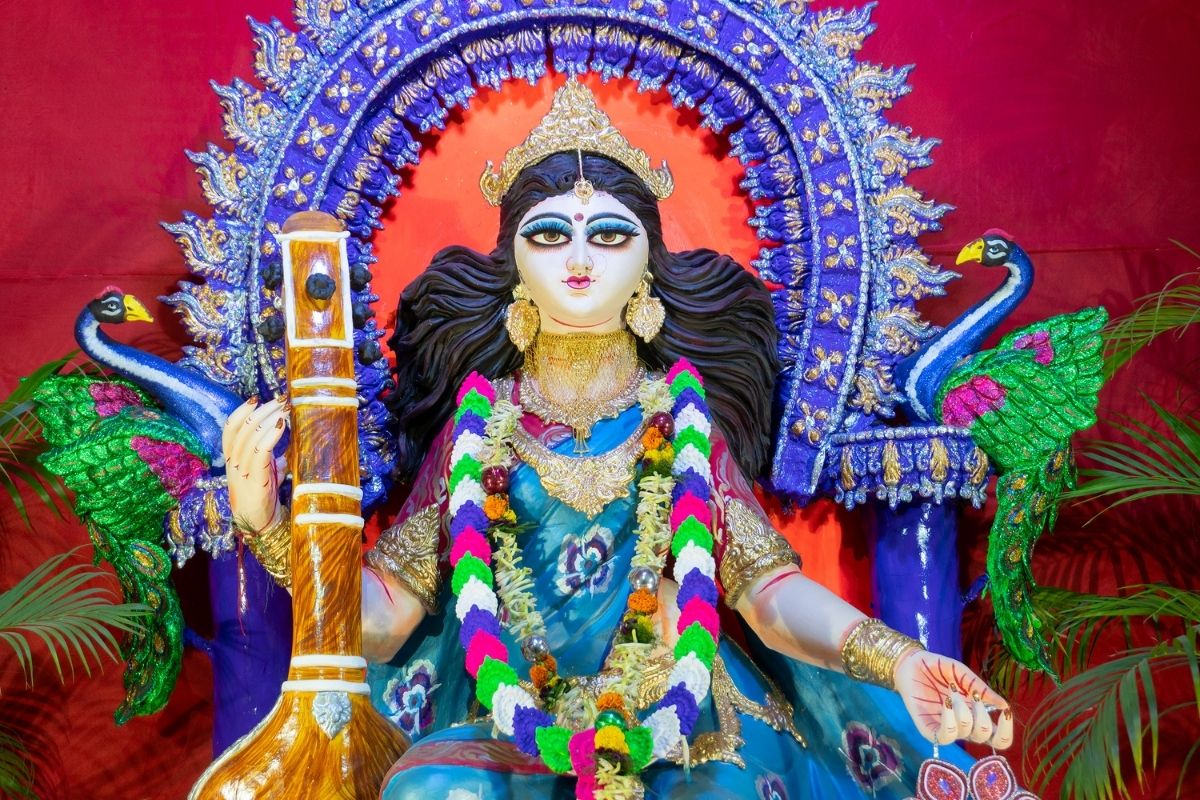 Bohyňa Saraswati  je manželkou Brahmu (zdroj obrázku: canva.com)