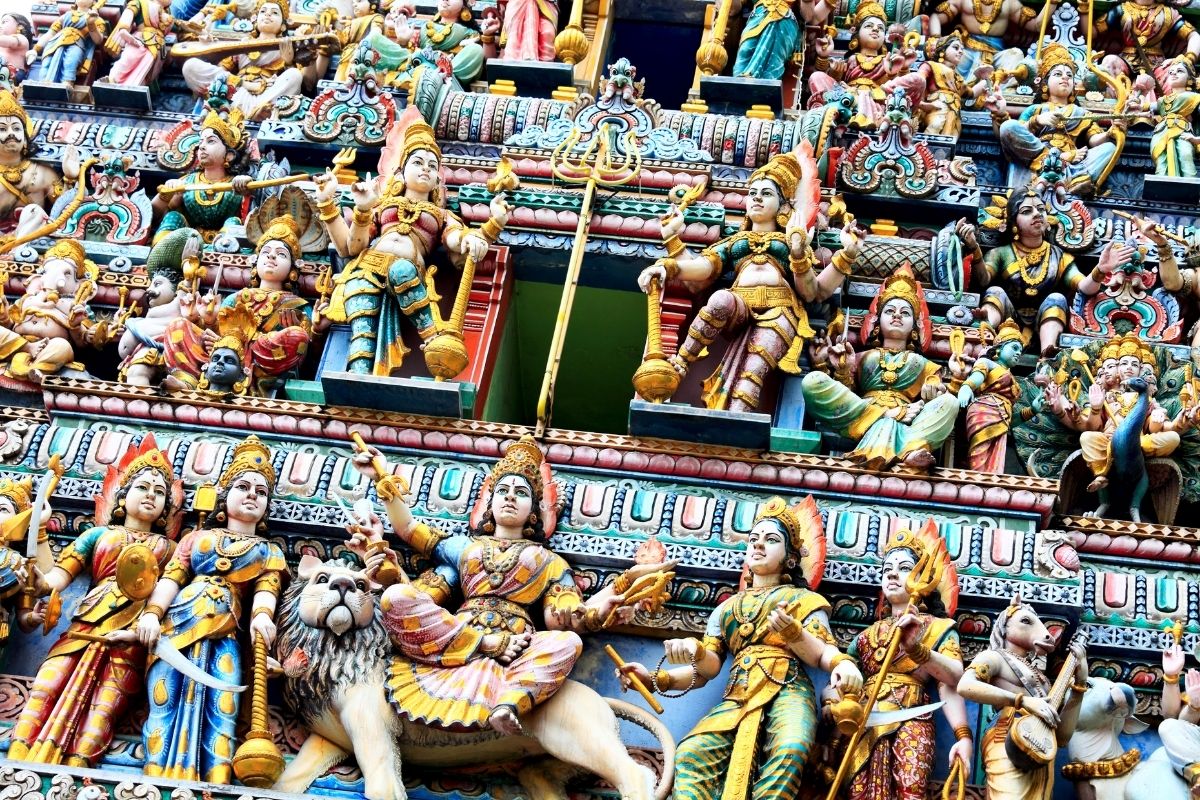 Hinduisti neveria v jedného boha, ale majú nespočetné množstvo božstiev (zdroj obrázku: canva.com)