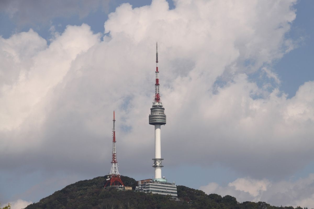 Veža Namsan (zdroj obrázku: canva.com)