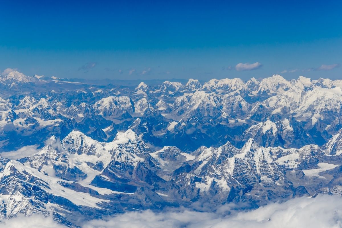 Na Himaláje je z leteckej perspektívy nádherný pohľad (zdroj obrázku: canva.com)