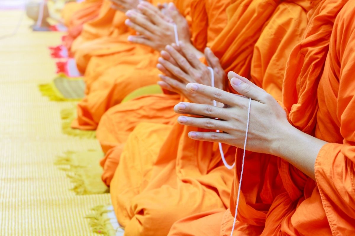 Väčšina obyvateľov vyznáva budhizmus (zdroj obrázku: canva.com)