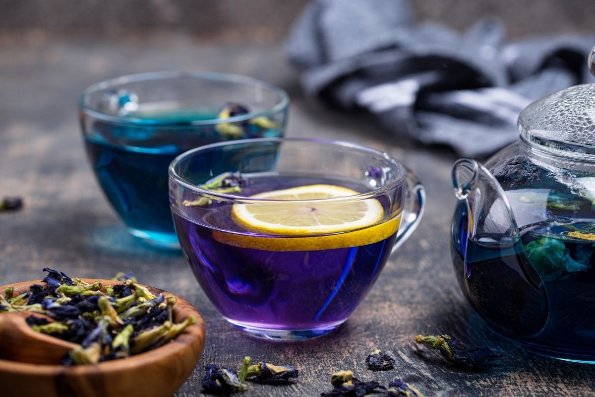 Videli ste už čaj, ktorý mení farbu? (zdroj obrázku: canva.com)