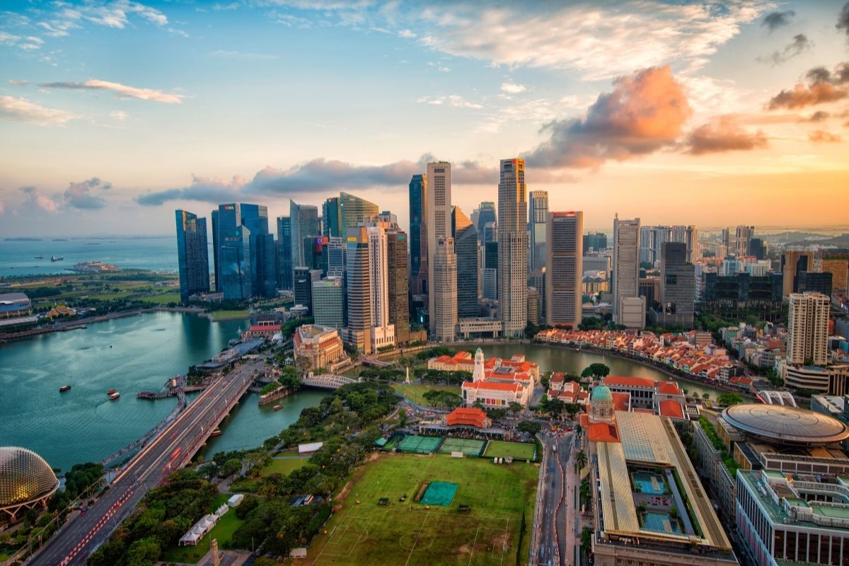 Maximálna výška budov v Singapure je až na výnimky 280 metrov (zdroj obrázku: canva.com)
