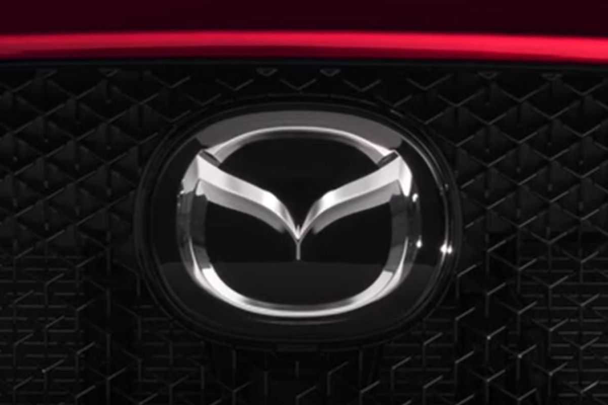 Aktuálne logo Mazda (reprofoto youtube.com/ Alux.com)