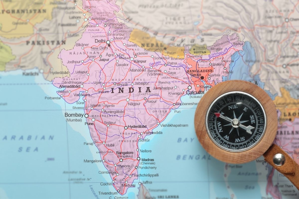Bombaj na mape Indie (zdroj obrázku: canva.com)