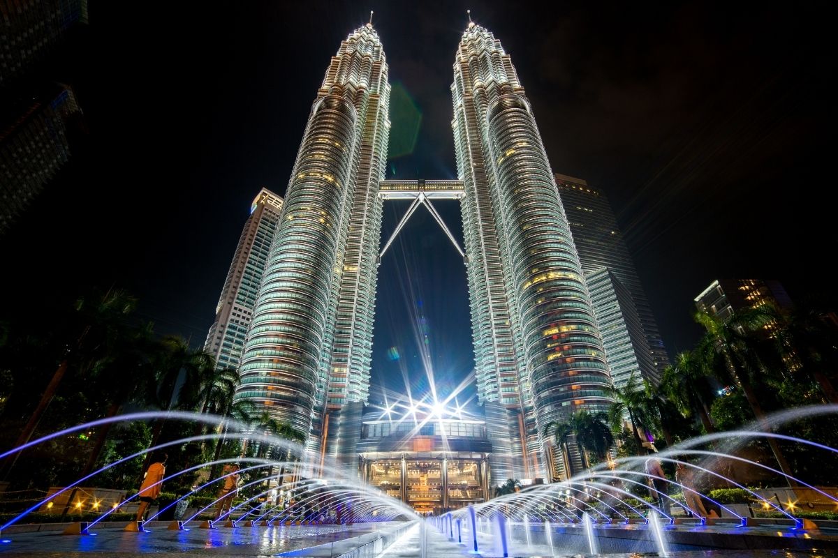 Využitie veží Petronas Towers (zdroj obrázku: canva.com)