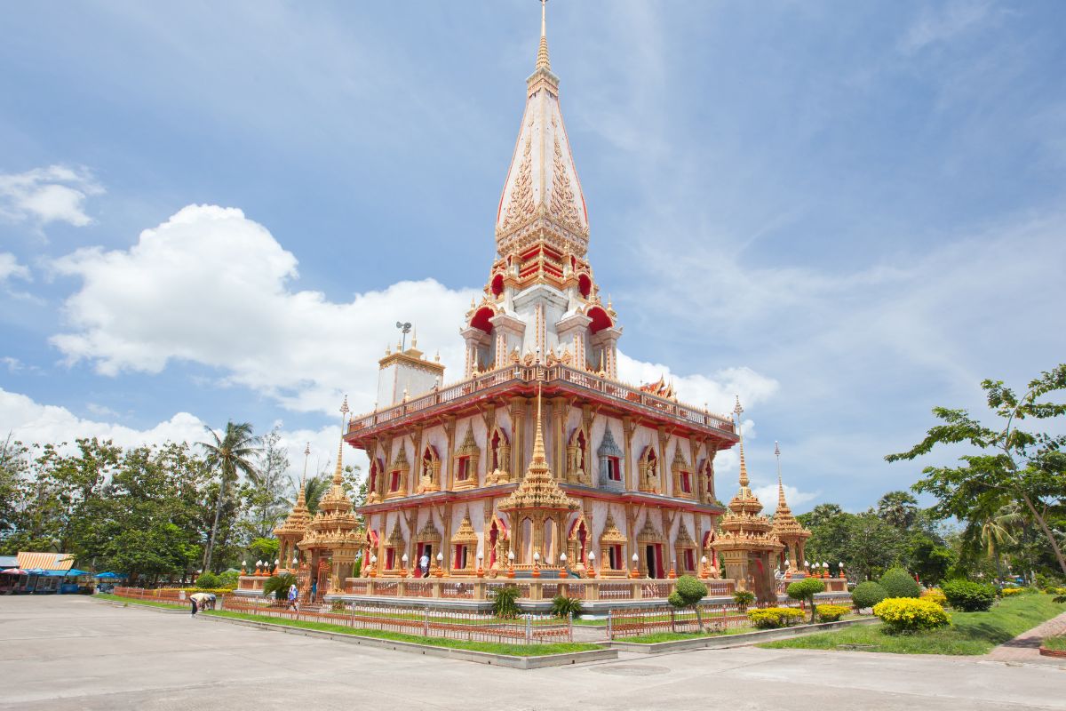 Chrám Wat Chalong (zdroj obrázku: canva.com)