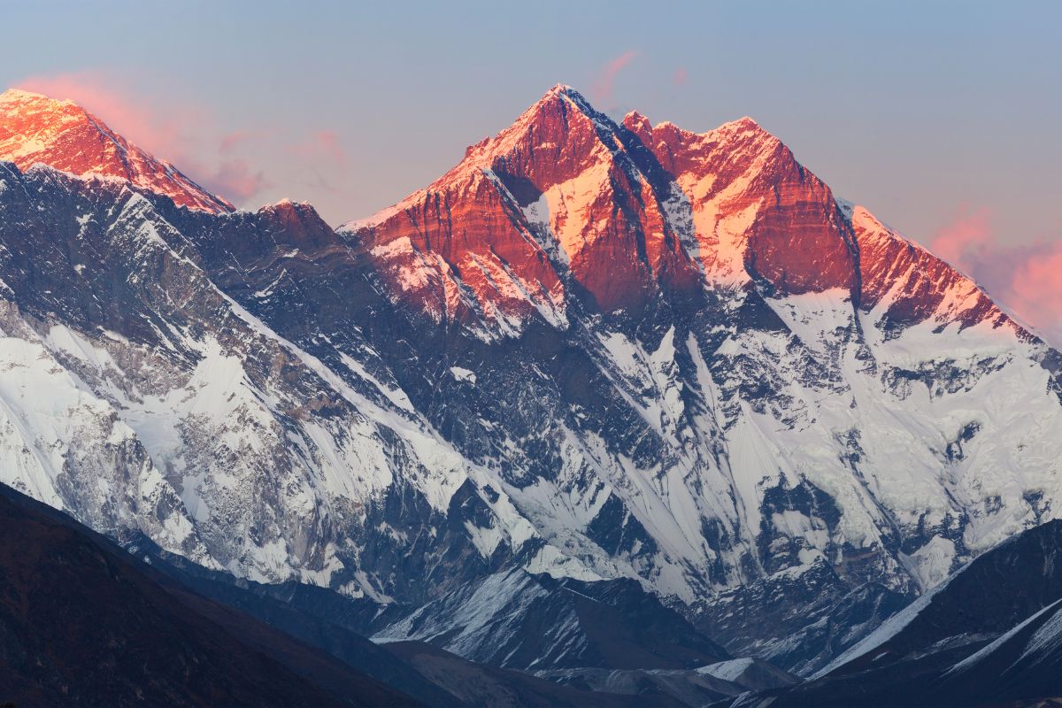Najvyššia hora sveta Mount Everest (zdroj obrázku: canva.com)