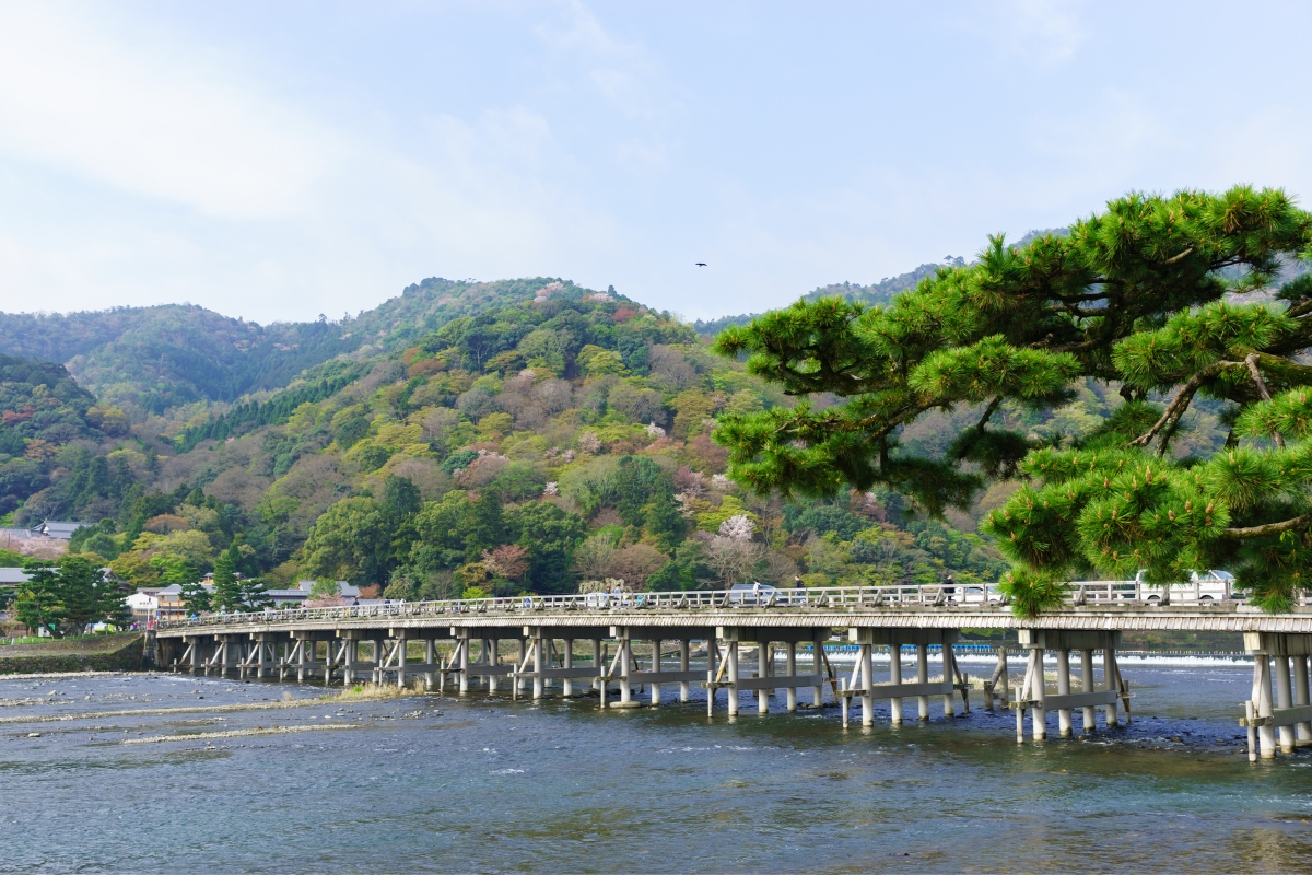 Most Togetsukyo, Kjóto, Japonsko (zdroj obrázku: canva.com)