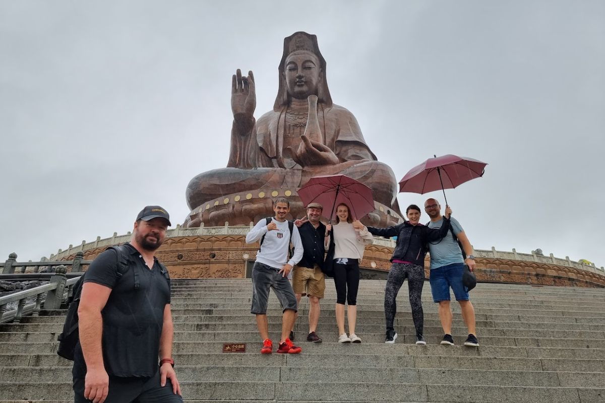 Plán obchodnej cesty s Infinity Travel zahŕňa aj bohatý sprievodný program. Táto fotka je z celodenného výletu na Foshan Dafo (zdroj: vlastné). 