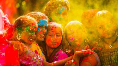 V Nepále sa počas roka oslavuje niekoľko významných sviatkov, jedným z nich je aj festival farieb Holi (zdroj obrázku: canva.com).