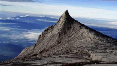 Mount Kinabalu (zdroj obrázku: canva.com)